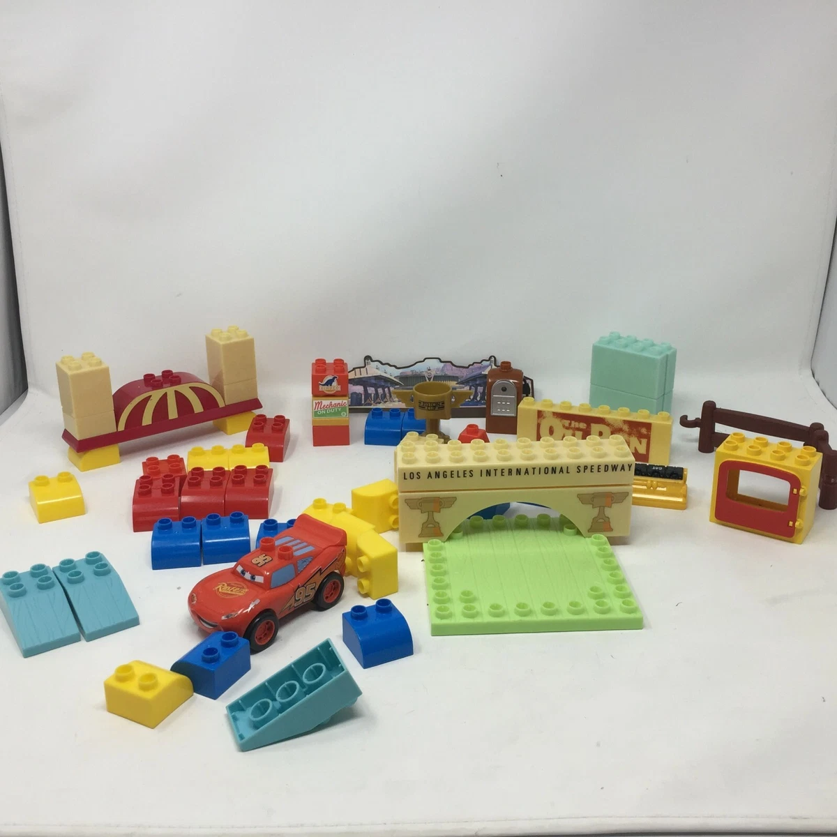 Disney Cars Mega Bloks Los Angeles International Speedway