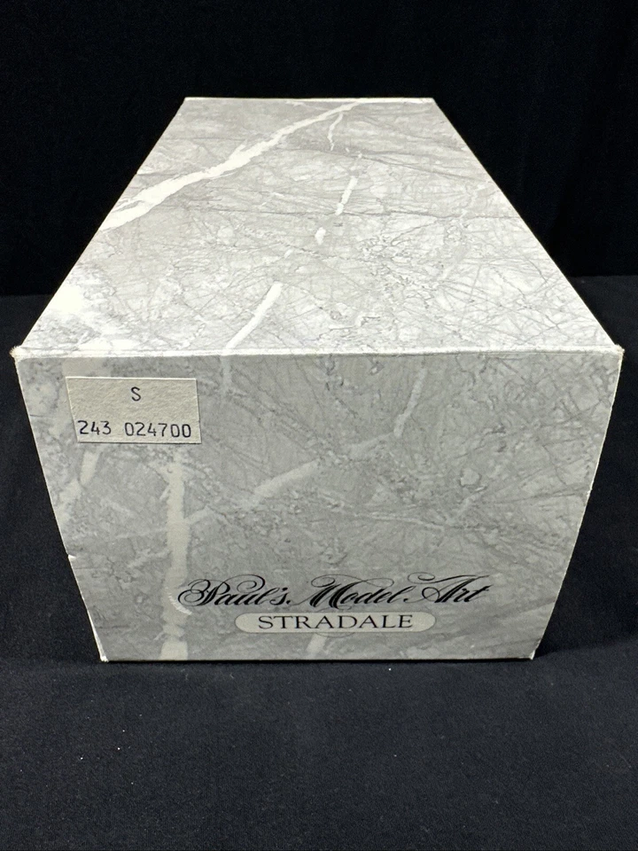 PAULS MODEL ART DIECAST 1:24 SCALE 1994 BMW SERIES 7 750IL SILVER - Image 4 of 4