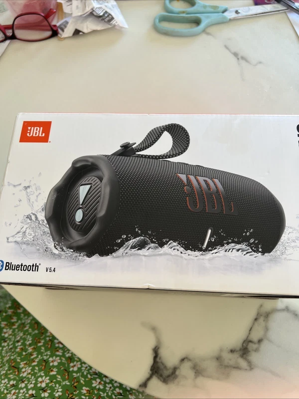 new Charge 6 in black