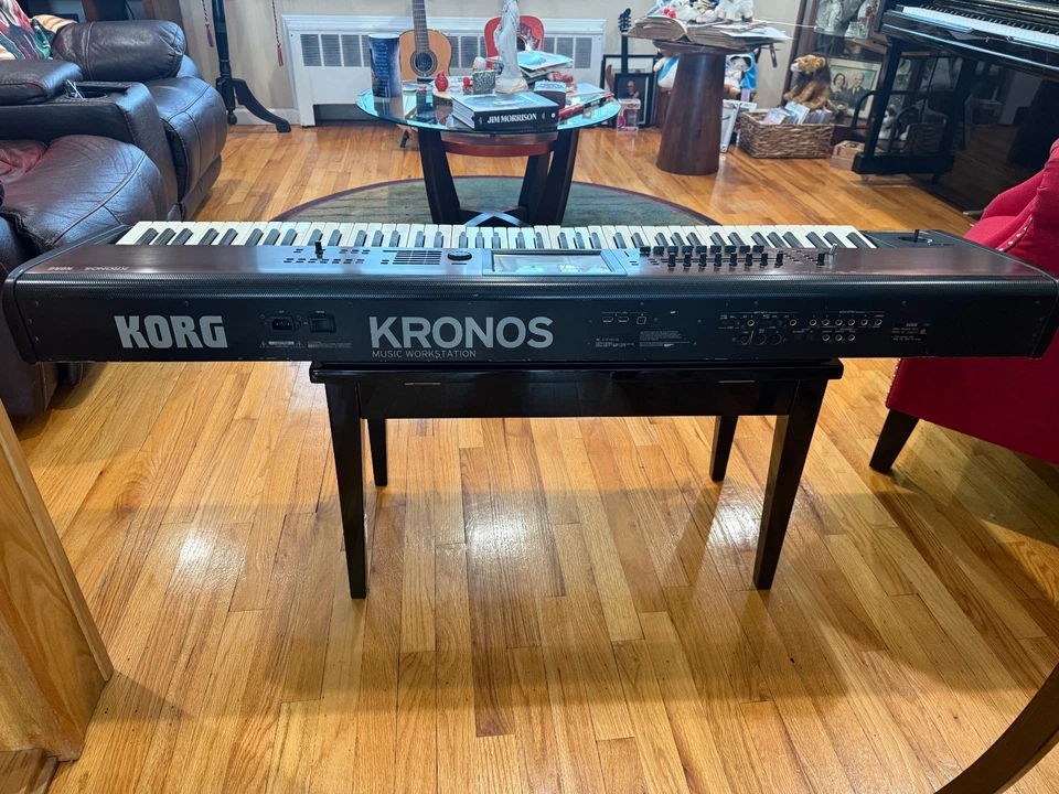 Kronos 2 LS 88 teclas sintetizador negro con adornos de madera y estuche rígido KORG LEER Foto 4 de 4