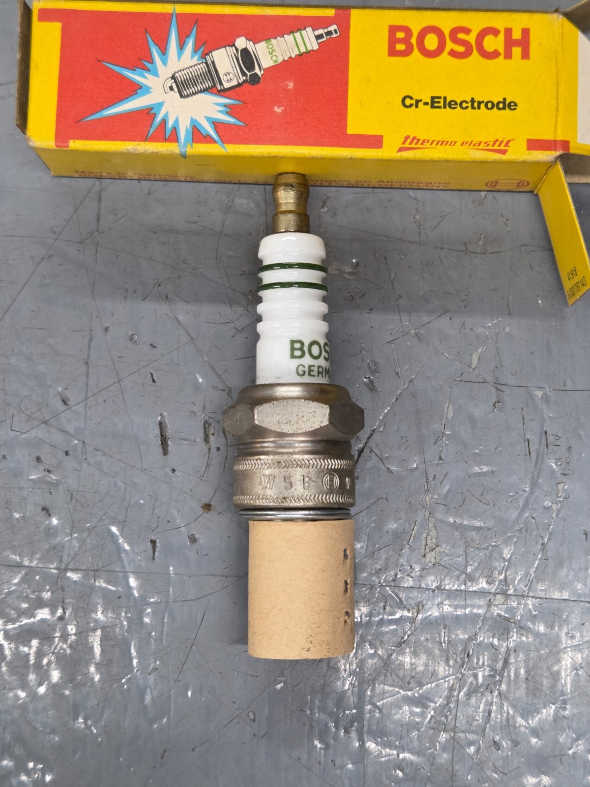 BOSCH Spark plug W5E