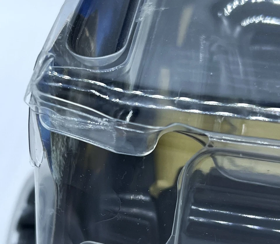 Matchbox Jurassic World Dominion Jeep Gladiator 1:24 Scale - Image 3 of 4