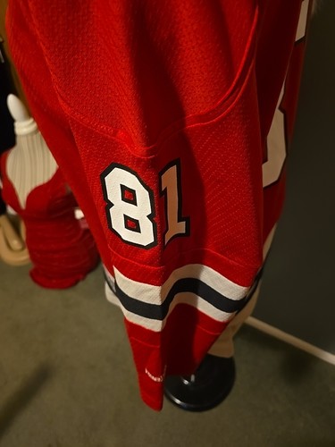 Chicago Blackhawks Jersey - Picture 2 of 4