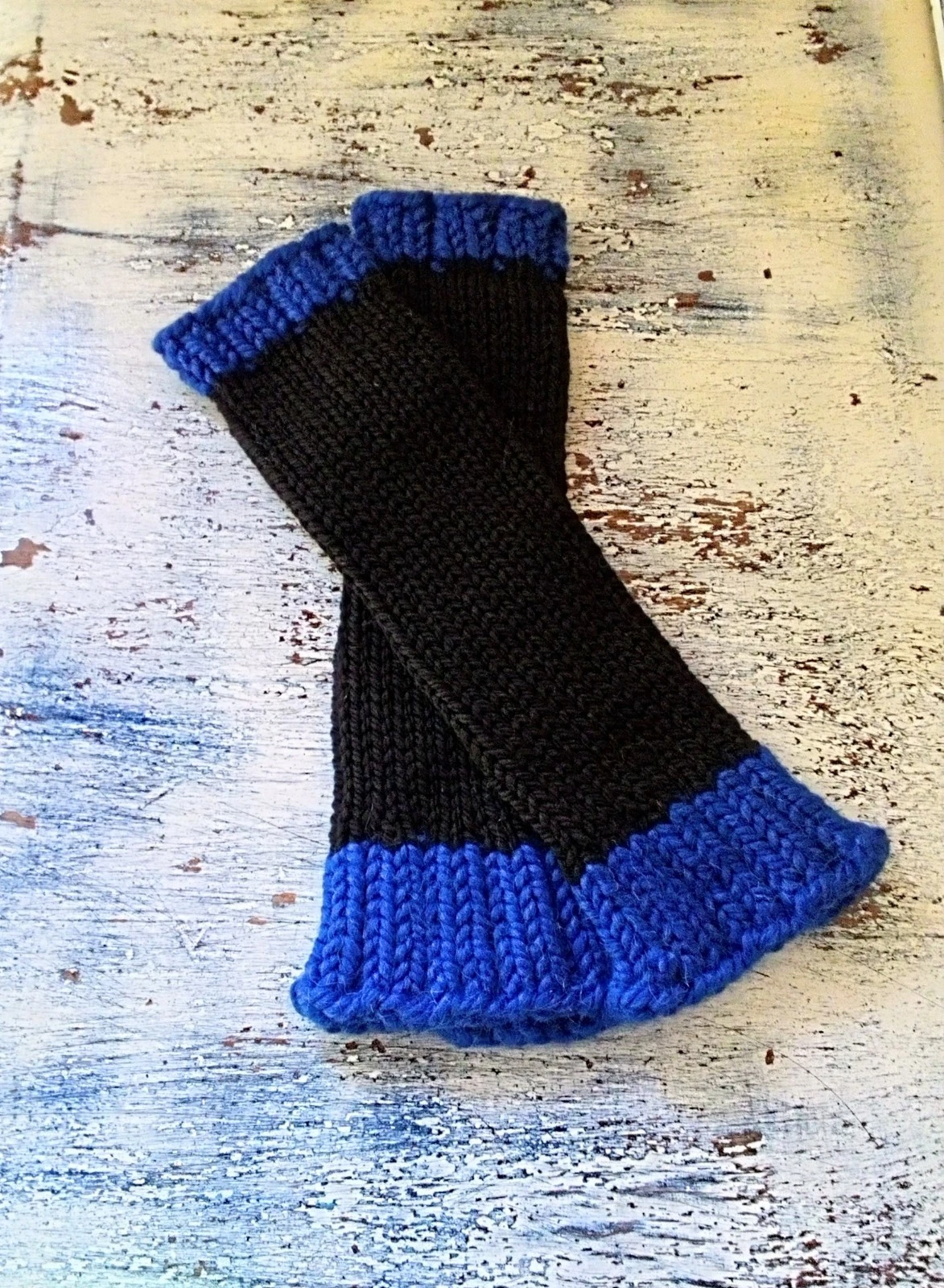 Warm & Soft Arm Warmers, 100% Wool/ Alpaca, Black & Blue