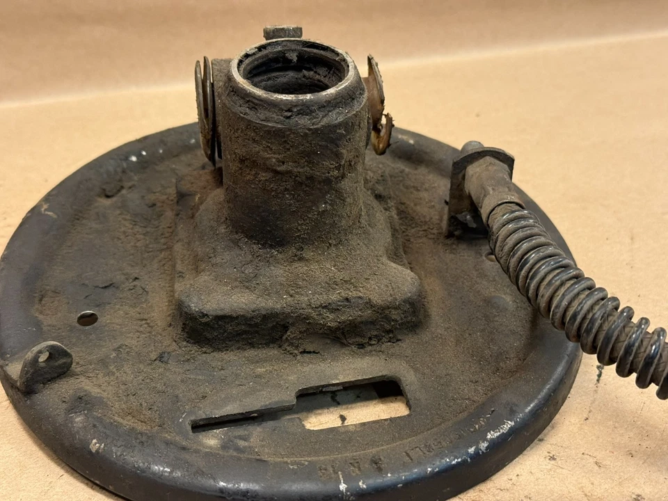 Original Triumph Herald LH Rear Drum Backing Plate 131809U - Image 4 of 4