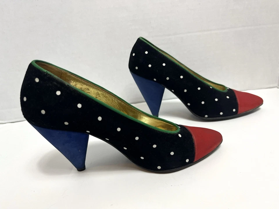 Tacones cono vintage de gamuza Escada a lunares bloques de colores 6 1/2 B con bolso de mano a juego Foto 4 de 4