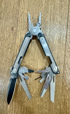 Leatherman Arc Multitool Schwarz/Silber (Zustand: Neuwertig)