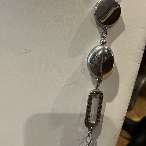 CHICO'S Collana catena di perle con anello martellato tono argento (A55) - Foto 2 di 7