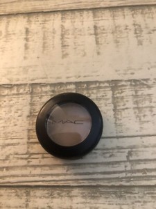 New ~ MAC Matte Eye Shadow - OMEGA - 0.05 oz / 1.5 g