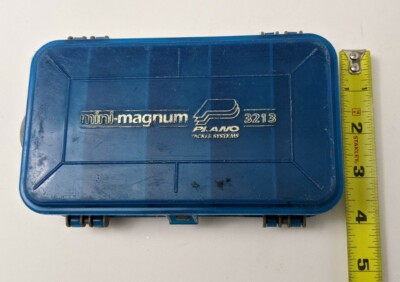 Boîte De Pêche Plano Mini Magnum 3213 Vintage – Avec Matériel Et Leurres