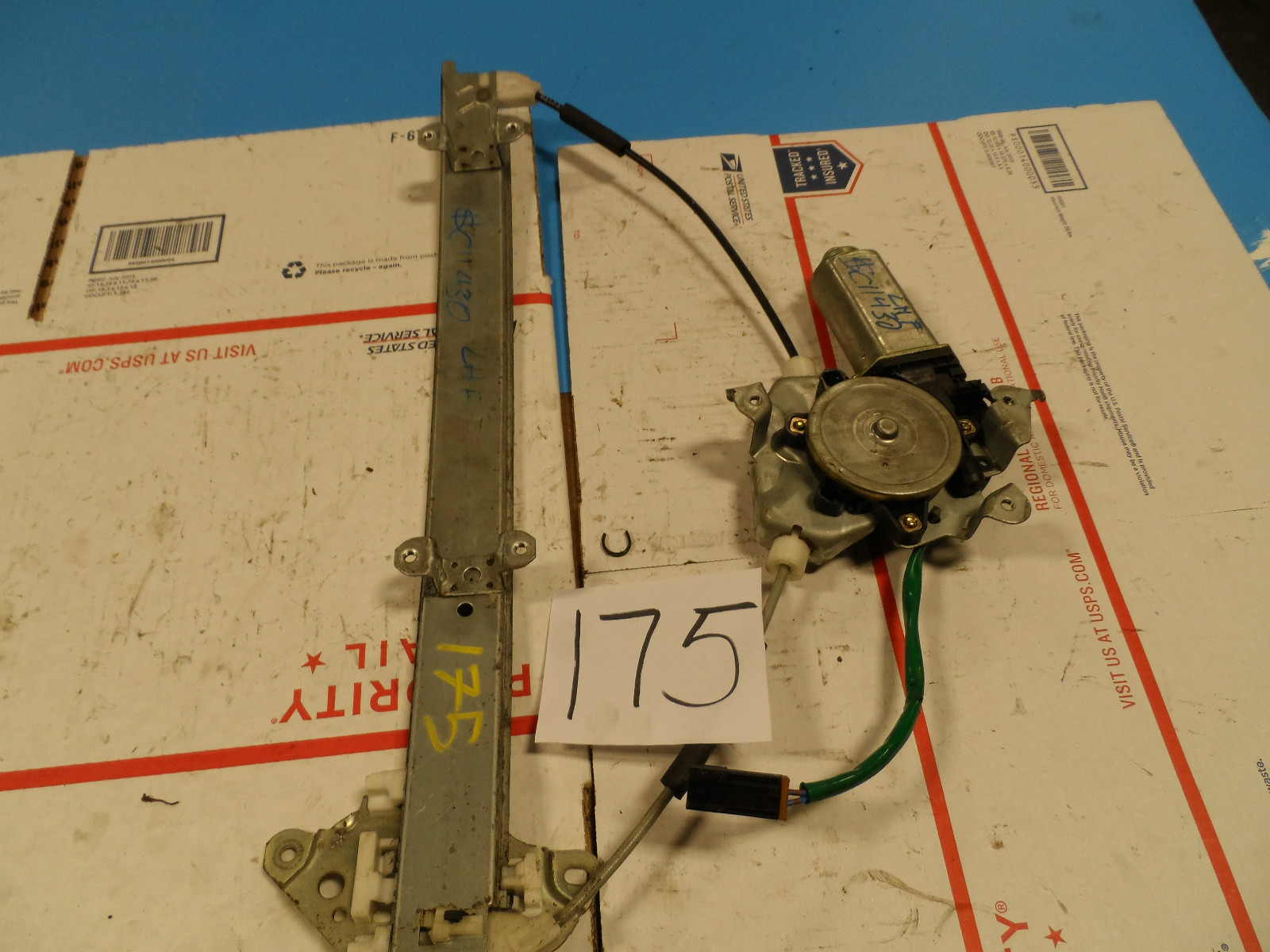 98 99 00 01 Nissan Altima FRONT Driver Window regulator with Power motor 175