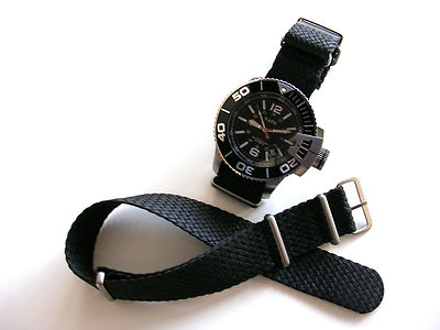 Cinturino In Tessuto Tipo Nato Nero-Rosso-Grigio 22 Mm