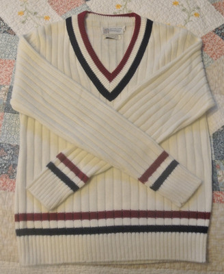 Vintage Gleneagles V-neck Tennis Sweater 100% Virgin Orlon Medium