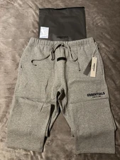 NEW FOG Essentials Dark Oatmeal Relaxed Sweatpants Size Medium 100% Authentic✅