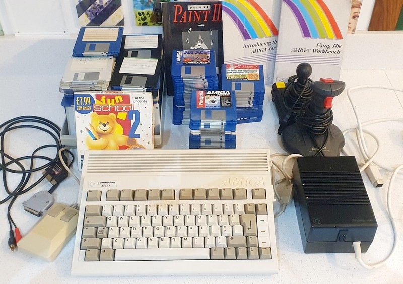 Commodore Amiga A600 Computer Bundle 4GB CF Card + Extra 1Mb Memory + Many disks