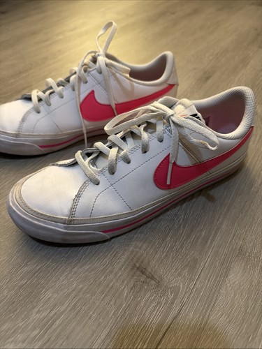 Nike White Tennis Shoes With Hot Pink Check Mark Boys Size 6.5Y