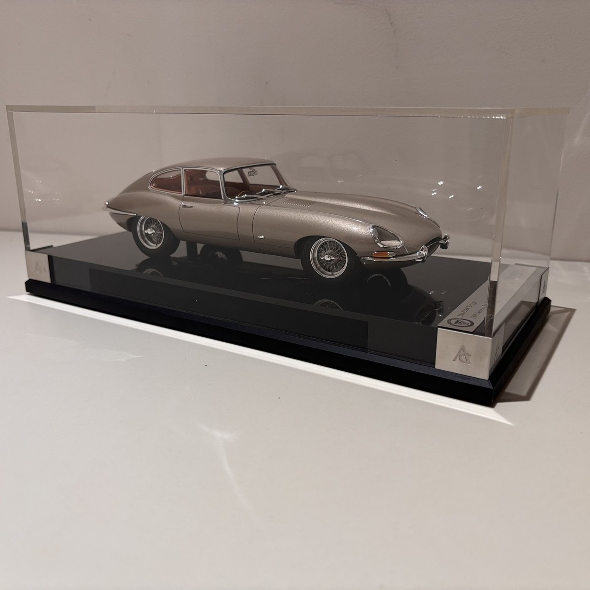 Amalgam 1/18 Jaguar E-Type Coupe Double Door Alloy Resin Car Model