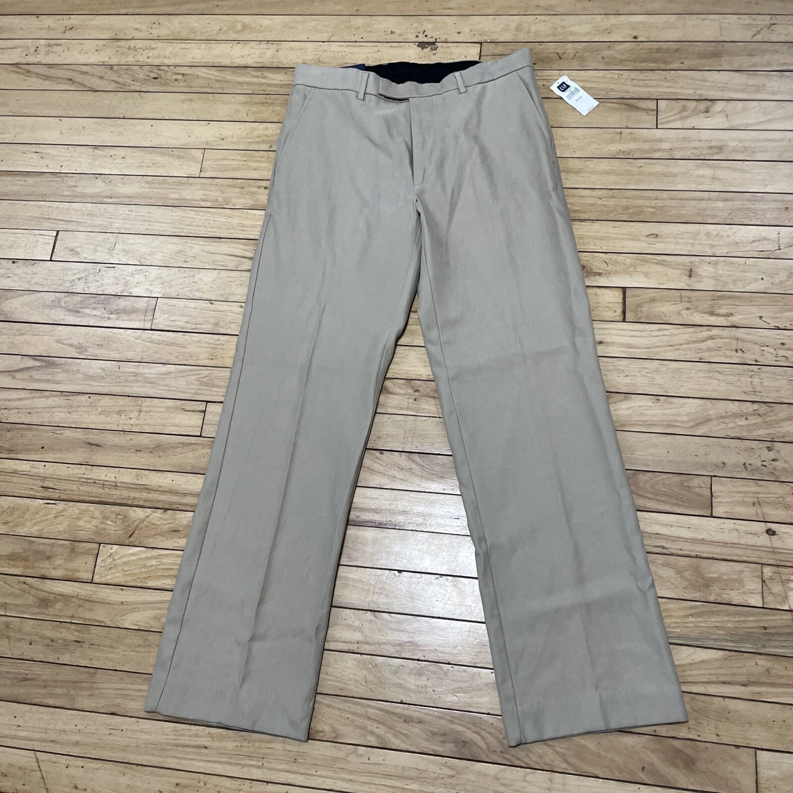 GAP Pants Men 32x32 Khaki Flat Front Straight Fit Preppy Polyester Clasp New $50