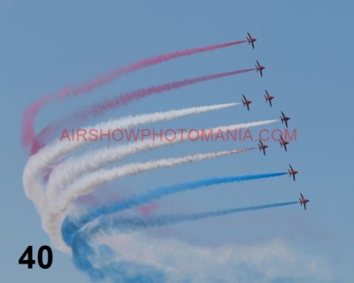 1 X BRITISH AEROSPACE HAWK T1 RED ARROWS RAF 100 YEARS PHOTOGRAPH 3