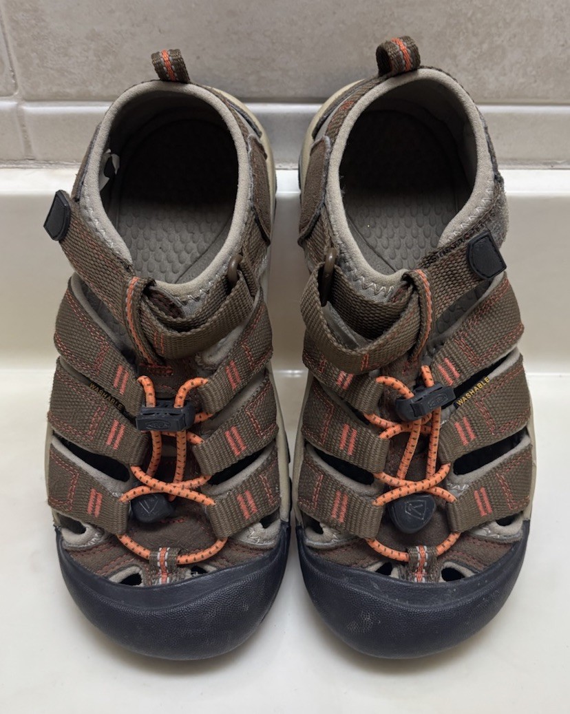 Scarpa da acqua per bambini KEEN Newport H2 taglia 2 marrone punta in gomma lacci arancioni