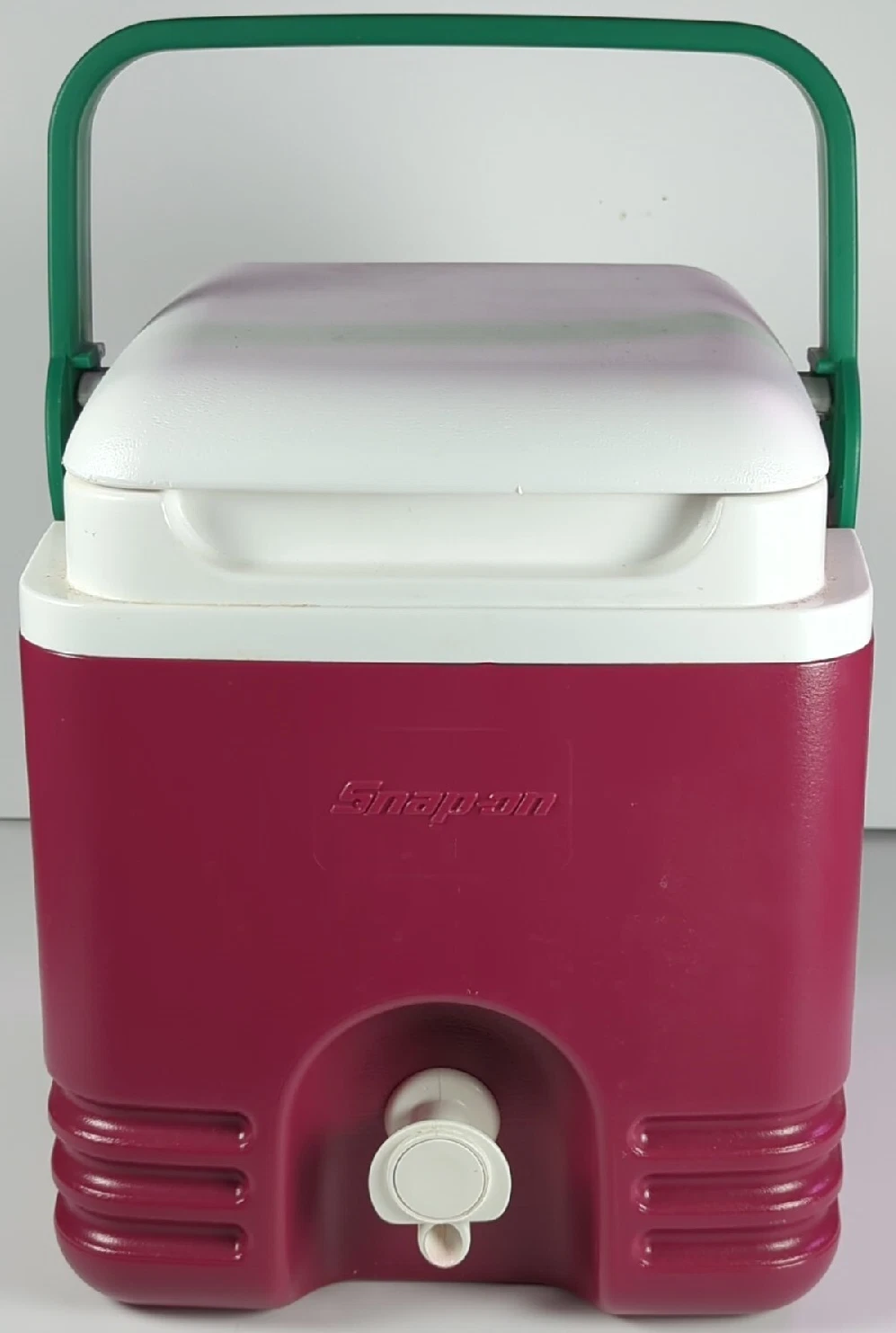 Snap-On Igloo Square 1 Gallon Cooler Drink Despenser Red, White and green.