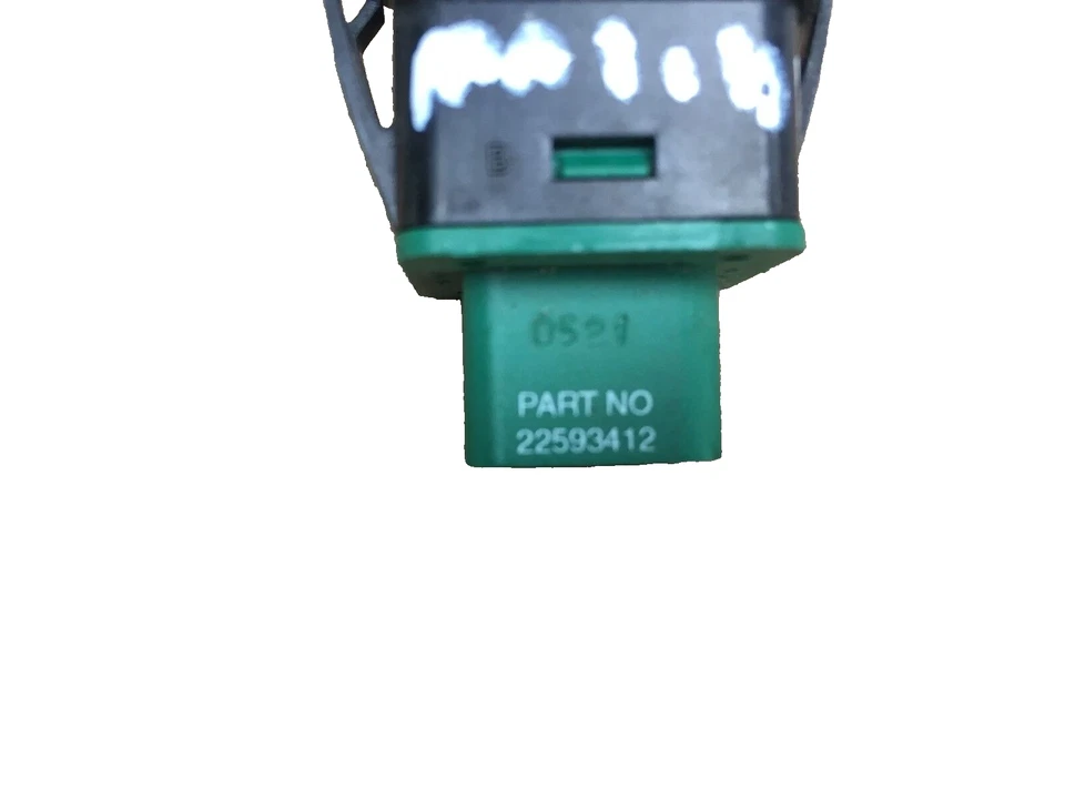 Interruptor abridor de liberación de tapa de maletero Chevrolet Malibu 1997-2003 22593412 OEM Foto 4 de 4