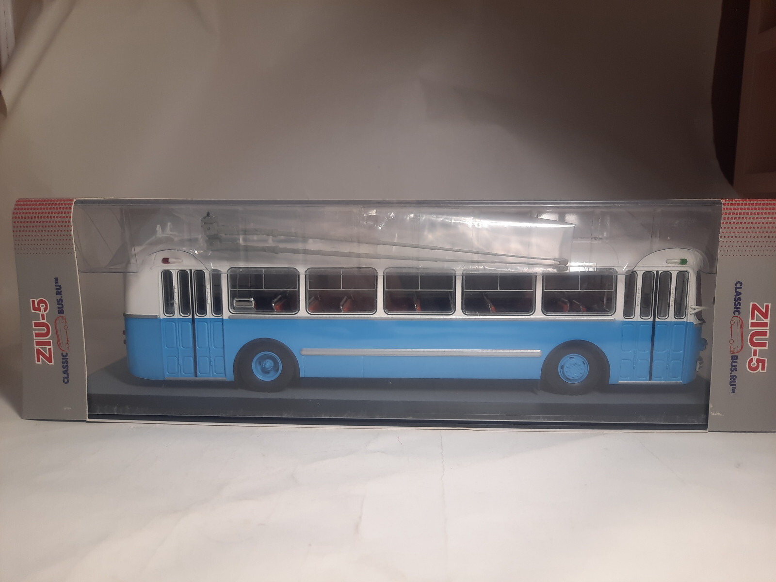 A collectible scale model Chausson APV Vetra Trolleybus from Altaya