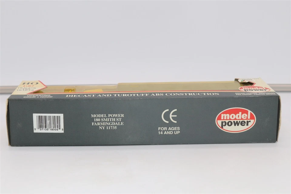 DIECAST 1:87 HO SCALE TRACTOR AND TRAILER - NEW YORK CENTRAL SYSTEM -MODEL POWER - Image 3 of 4