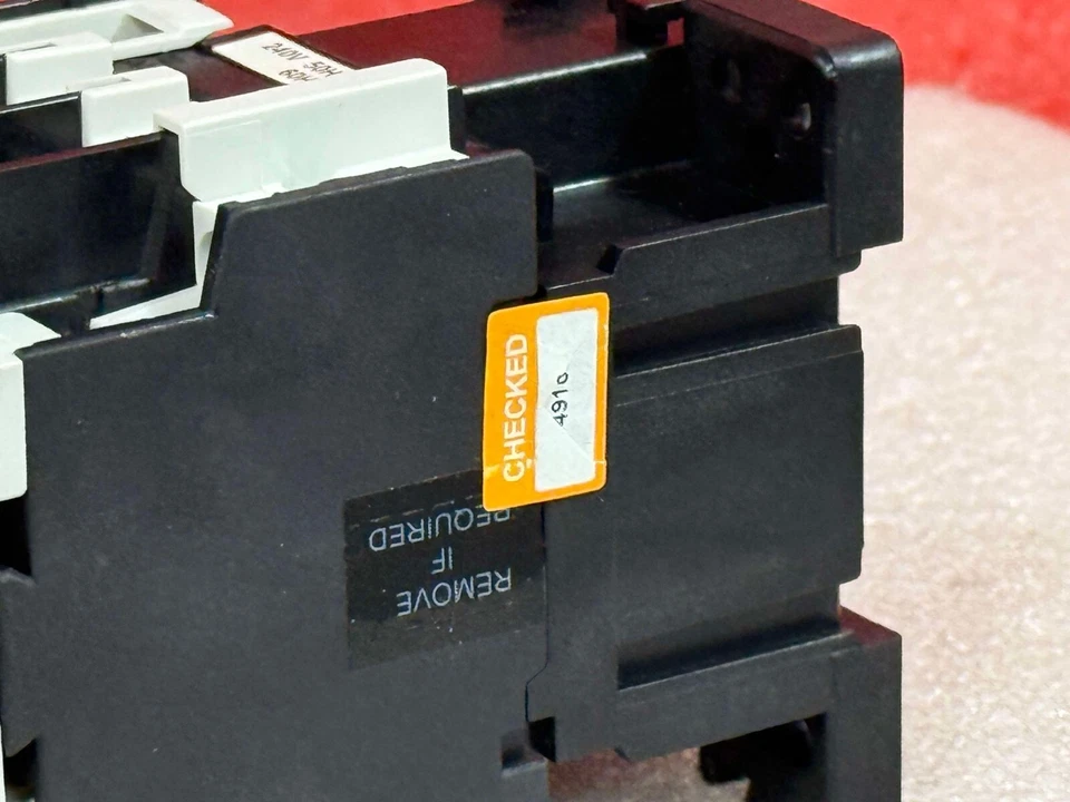 IDEC YC1U-18 MOTOR STARTER CONTACTOR - Image 4 of 4