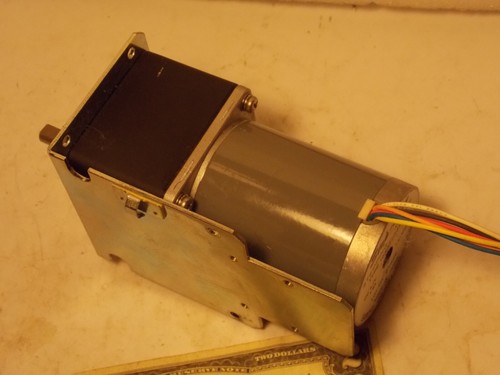 SANYO DENKI STEPPING MOTOR TYPE 103G714-0G1 STEP-SYN 4.7 VDC Gear Motor 8mm - Picture 3 of 9