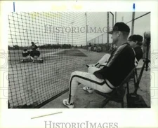 1990 Press Photo Manager Art Howe watches baseball scrimmage - hcs21227