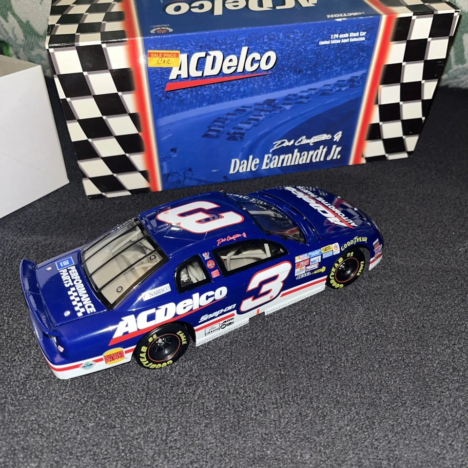 ACTION 1:24 DALE EARNHARDT JR. 1999 AC DELCO DIECAST CHEVOLET MONTE CARLO - Image 2 of 4