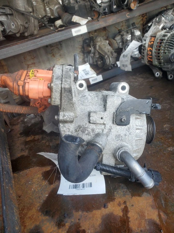 Used Alternator fits: 2012 Kia Optima Hybrid ID 373902G900 Grade A Foto 2 de 4