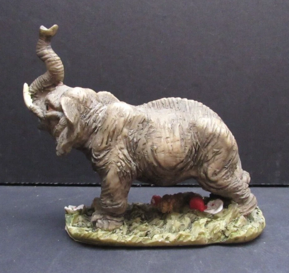 Estatuilla de elefante de resina de la colección K Foto 3 de 4