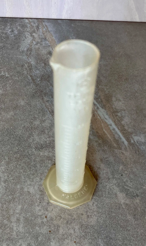 25 ml NALGENE CILINDRO GRADUADO ECONOMÍA PP Foto 3 de 4