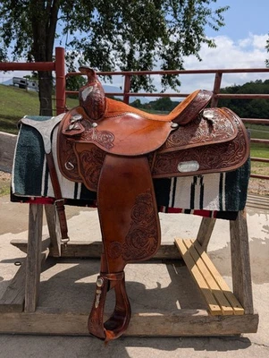 Very Nice Circle Y Equitation Western Saddle With Beautiful Tooling. - Image 1 of 4