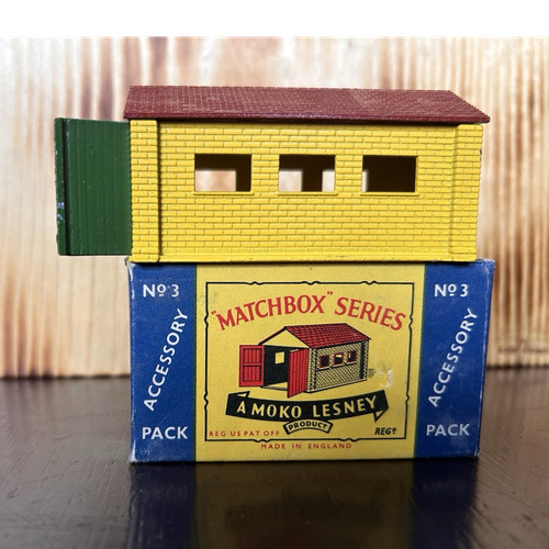 Matchbox No. 3 Accessory Pack Signal Box Building Yellow Green Red Garage