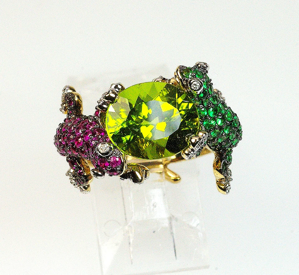 14k, ANILLO GECKO, PERIDOTO, ANIMAL, VERDE RUBÍ, DIAMANTE TSAVORITA, ORO AMARILLO Foto 3 de 4
