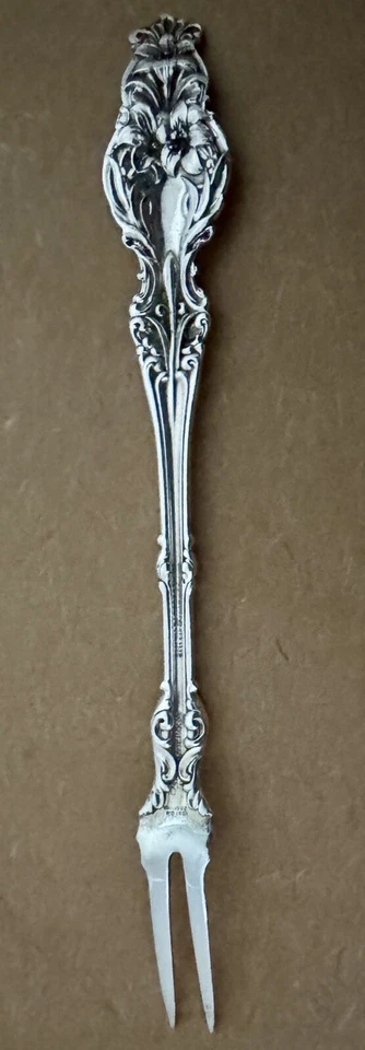 WHITING MFG LILY 5 5/8 英寸纯银稀有 2 TINE LEMON 服务 FORK 旧件 — 第 4/4 张图片