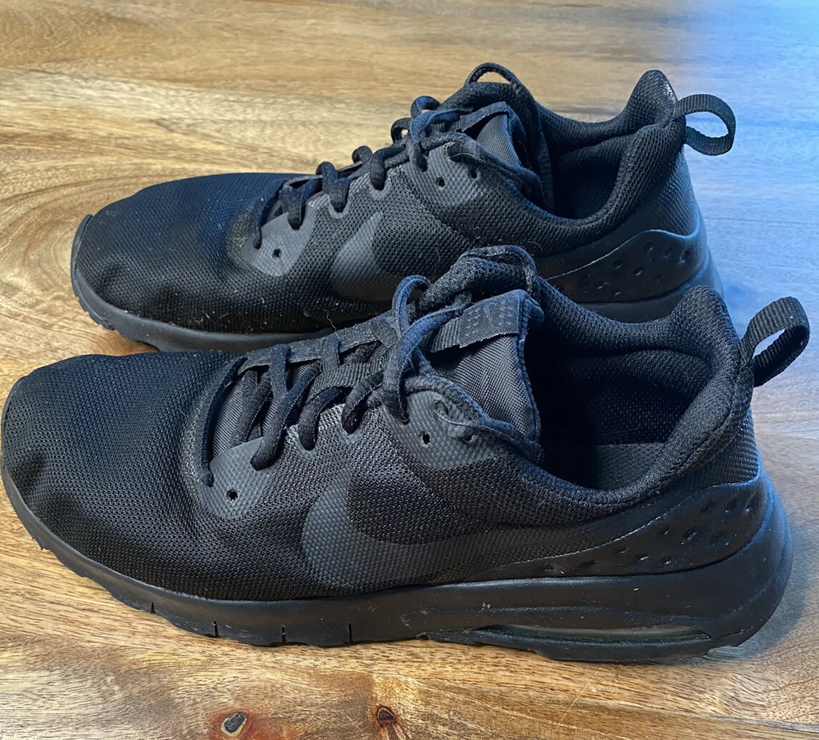 vrijdag stimuleren Storing Nike Air Max Motion Triple Black 917650-001 Size 7Y Size 8.5 Women , Pre  Owned | eBay