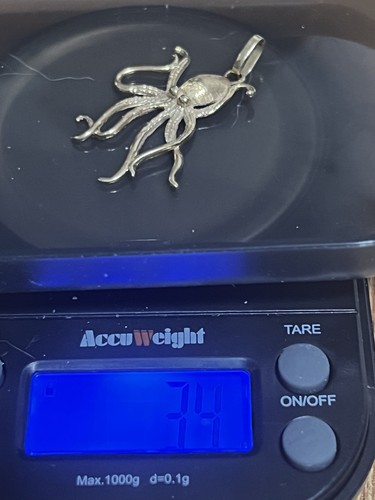Colgante grande vintage de oro amarillo de 14 quilates con dije de pulpo pesa 3,4 gramos en muy buen estado - Imagen 1 de 2