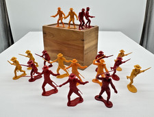 Marx 54 MM Zorro Alamo Mexican Round Hats 18 Red Yellow Vintage Plastic Soldiers