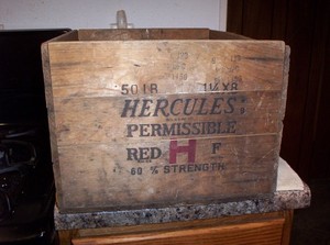 ***EMPTY*** - VINTAGE 1956 HERCULES GUN POWDER WOODEN BOX - ***EMPTY***