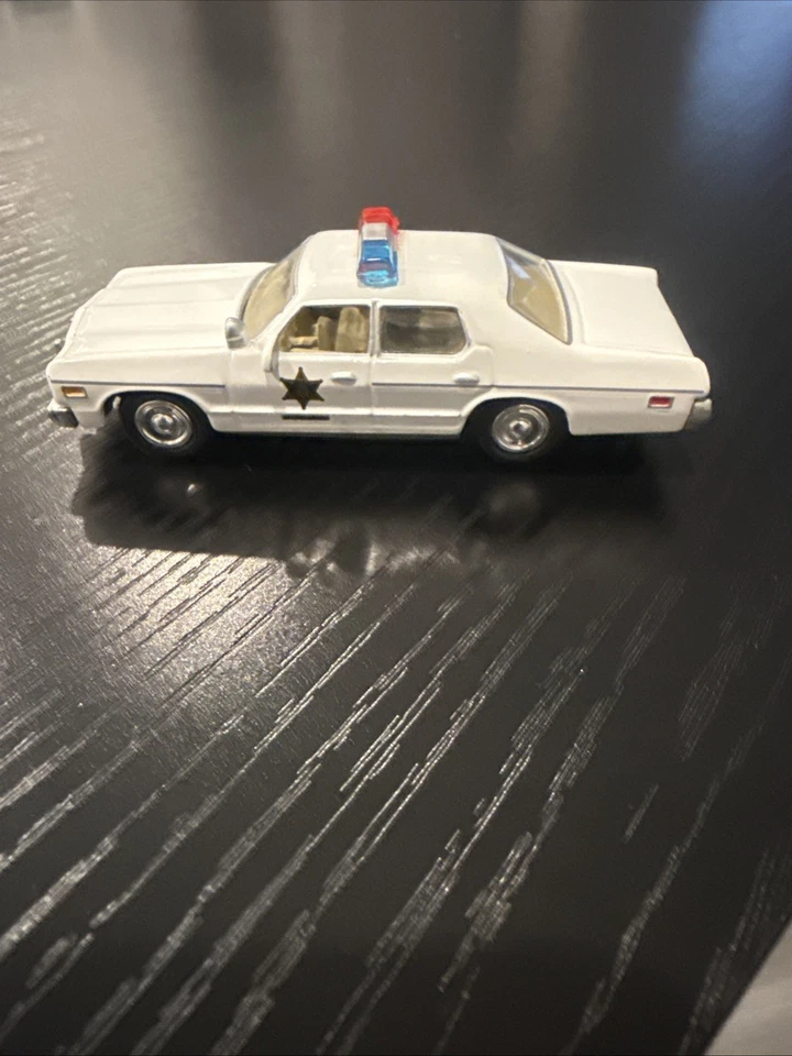 2007 Johnny Lightning Dukes Of Hazzard Eno's Dodge Monaco Patrol Car 8 Release 2 - Image 2 of 4