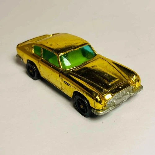 Corgi Rockets : Aston Martin DB.6 Gold - Original Vintage (ref2)