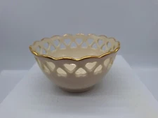 Lenox  Bowl Cream Cut Out Hearts Rim Rose In Center Gold Trim  4 1/4 inches