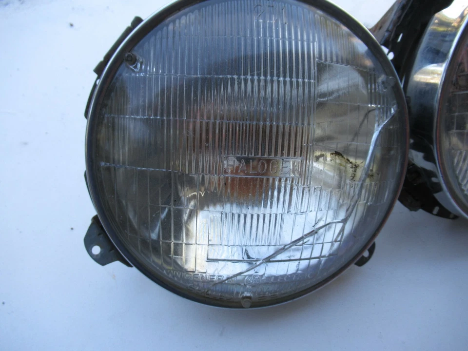 保时捷 911/912/912E/930('68-'86) 车头灯组件 HELLA SB3 90163110302 — 第 3/4 张图片