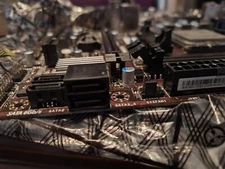 MSI A68HM-E33 V2 FM2+ A68 Motherboard microATX DDR3 AMD w/ AMD X4 FM2+ processor