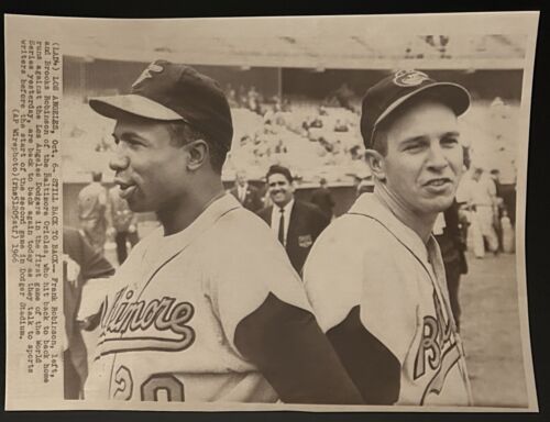 1966 Photo-Baltimore Orioles Frank & Brooks Robinson Hit Back To Back HRs G1 WS