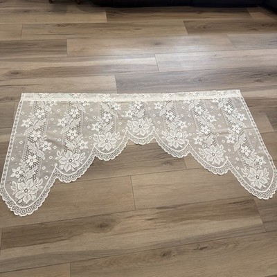 VTG Off White Floral Lace Cascade Valance Curtain Scalloped USA MADE 69x21  FLAW